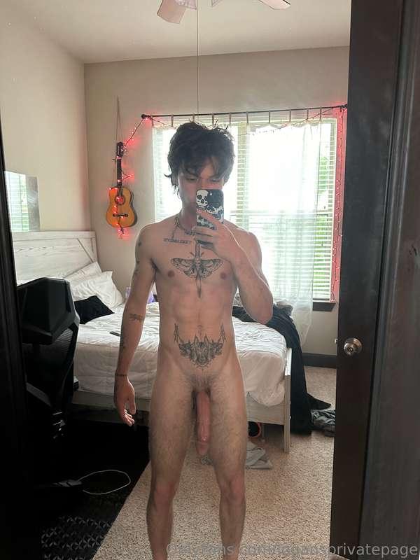 Who wants to get railed?😈