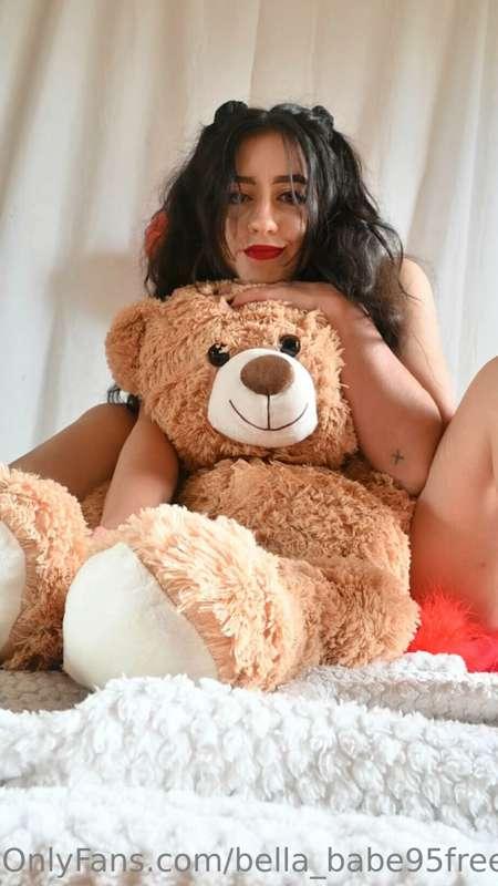 Happy Valentine’s Day! ♥️ 🐻 You like pillow humping? I’ve go..