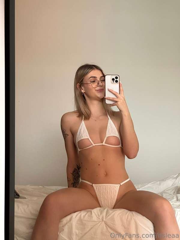 I wonder how many times I can make u cum💦 message me and let..