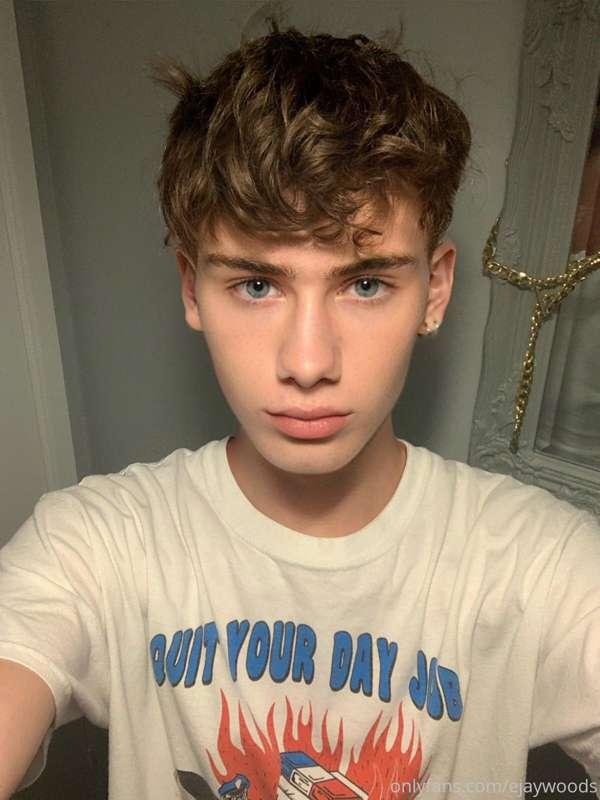 Did you know my eyes are actually blue? What do you prefer b..