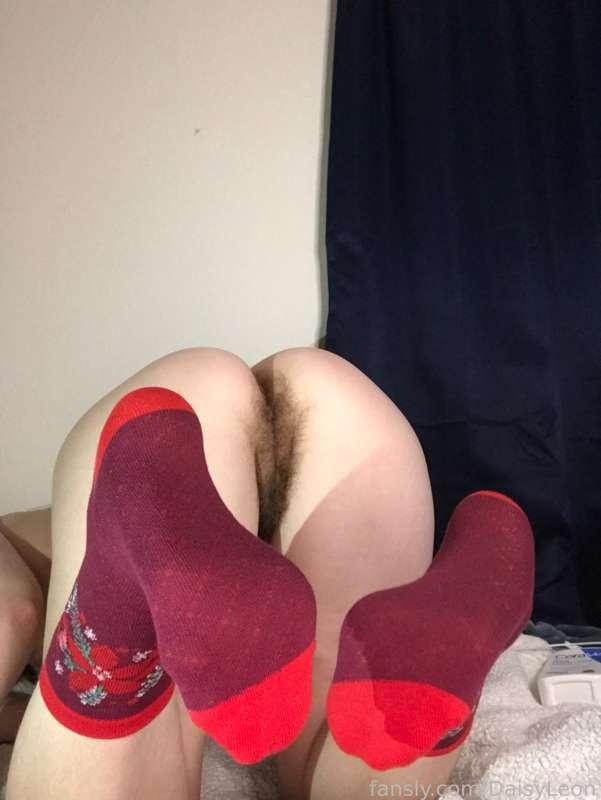 Do you think my new socks are cute?
#fyp #hairy #collegegirl #bush #masturbation #feet #fingering #socks