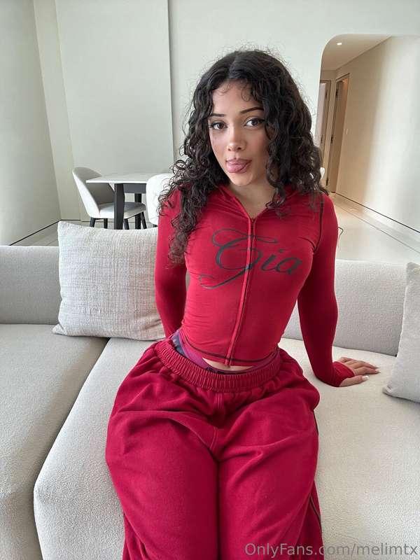 I know you love me in red 🤭🥰