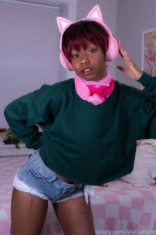 alyciaelvie image #2