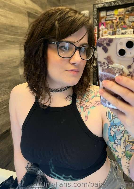 The mirror in the bar I was at last night was too cool I cou..