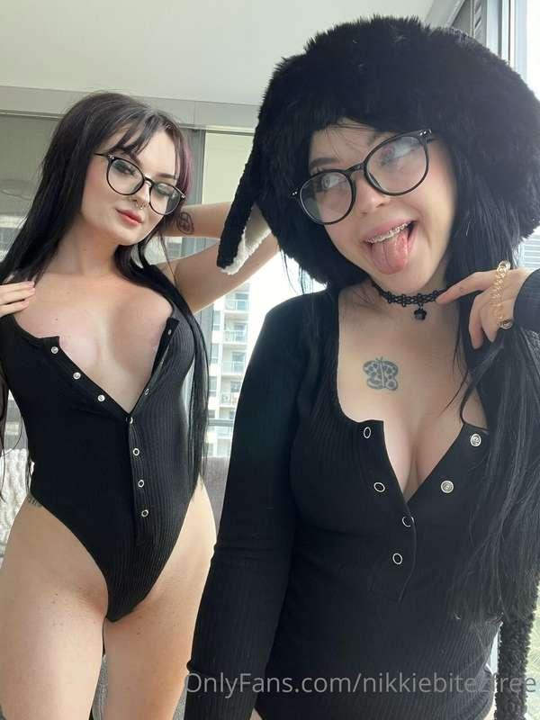 throwback to when charli let me strap down her tight pussy 💦..