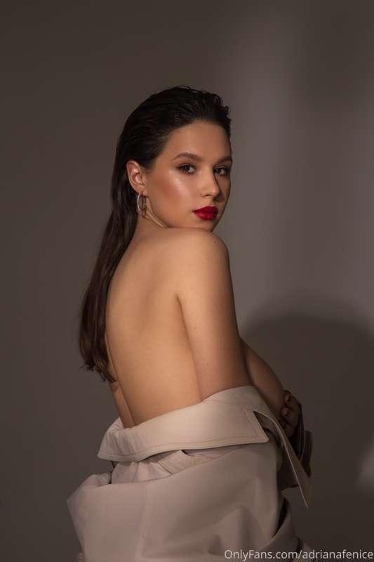 do you like the red lipstick on me?