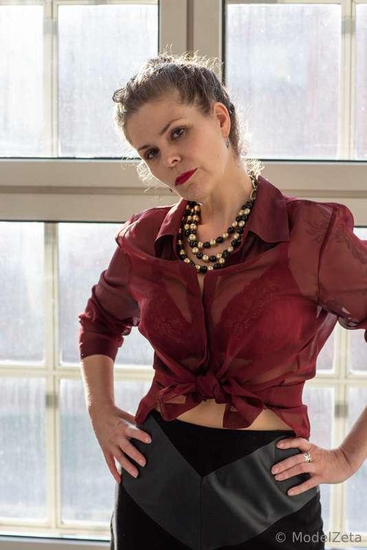 Glamour red strip teaser-set. Hope you like it <3