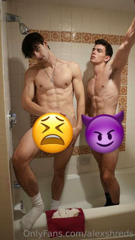 Being fully naked in front of @darrelljones was such a turn ..