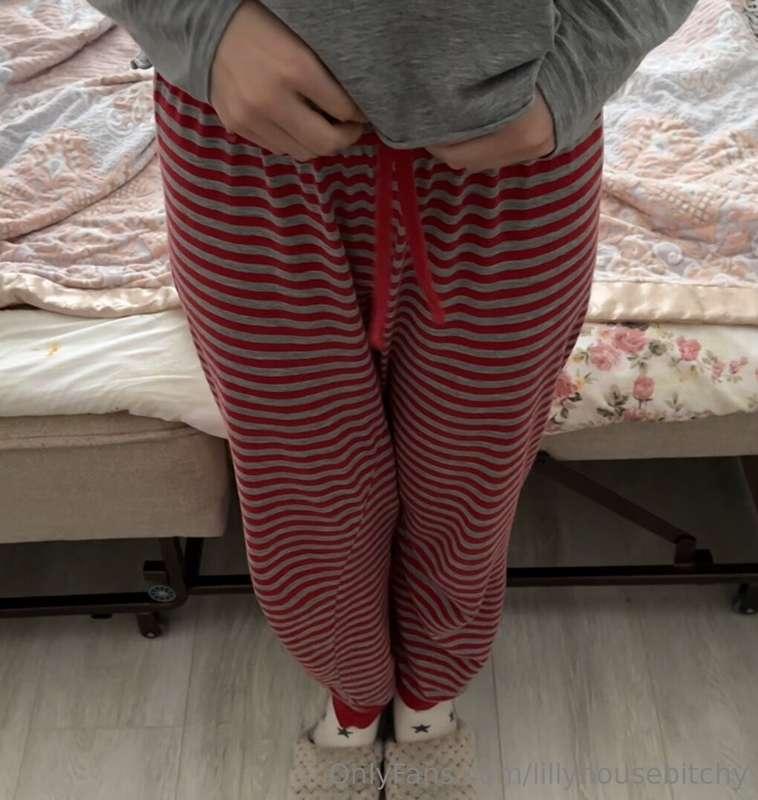 I'm getting rid of these pants for you, master 😇