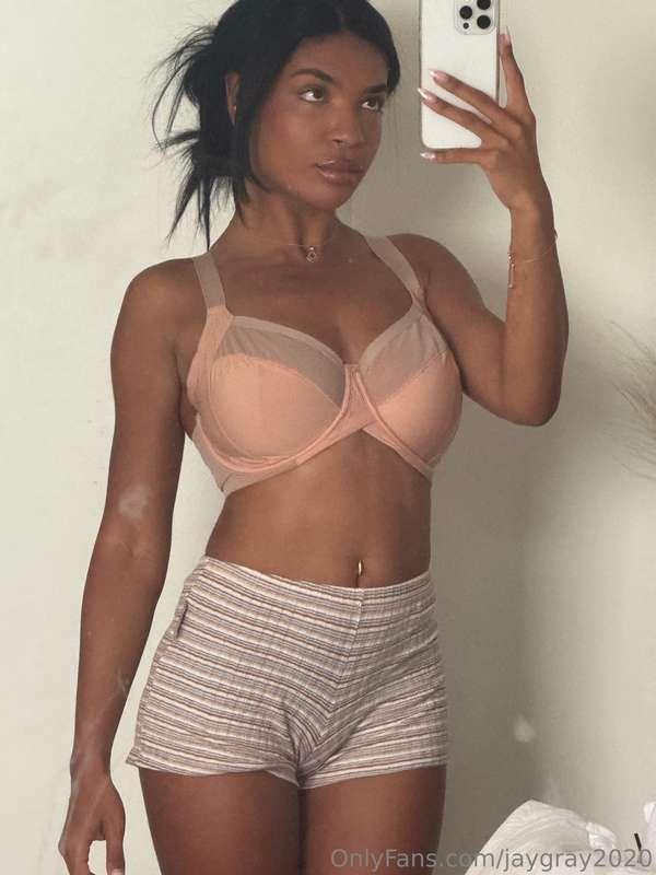 I’m your brand new fuck dolly.. what’s the first thing you’r..