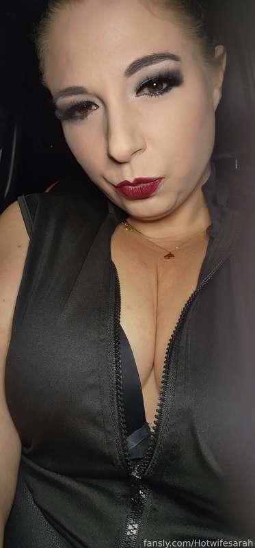 hotwifesarah image #0