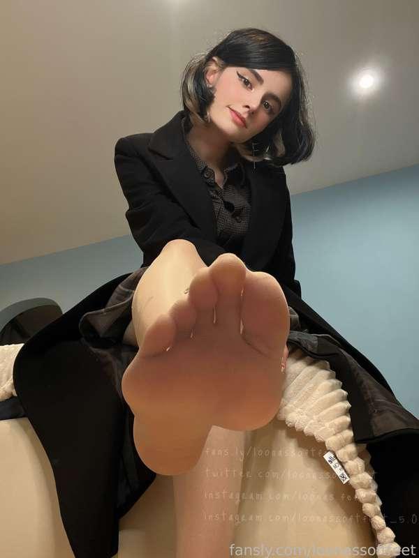 loonassoftfeet image #2