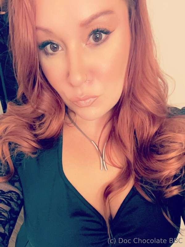 ⭐️ Follow my SEXY ass curvy redheaded goddess of a woman FWB..
