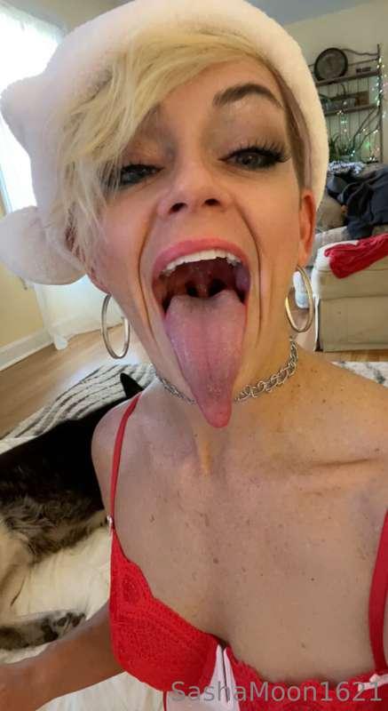 Morning ;) Who wants some spicy xmas content?