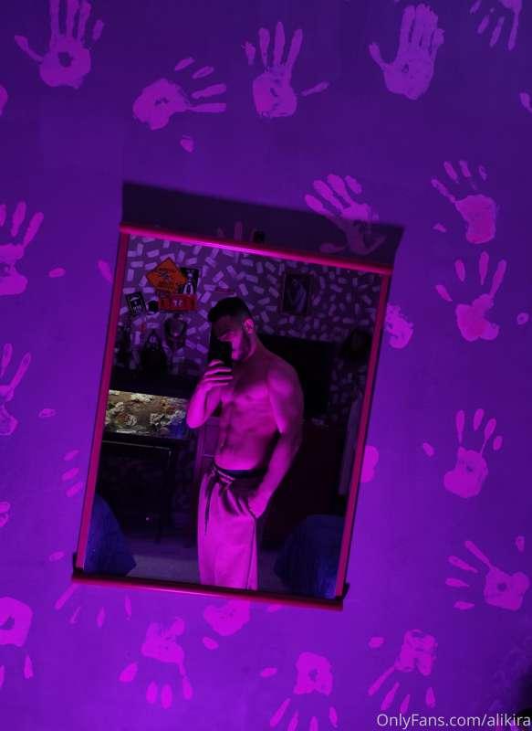 😈