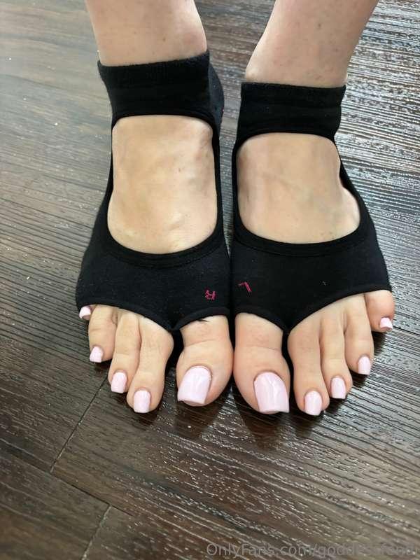 Would you suck my sweaty toes and soles after hot yoga? Thes..