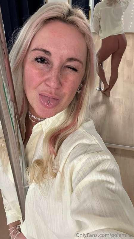 do you love to see my naked ass?🍑