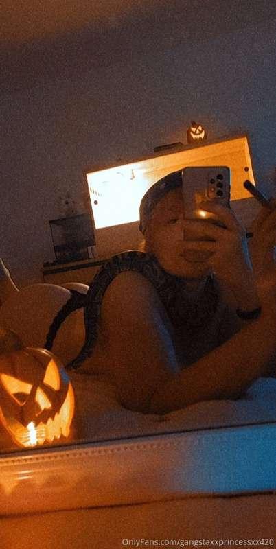Trick or treat😈🎃