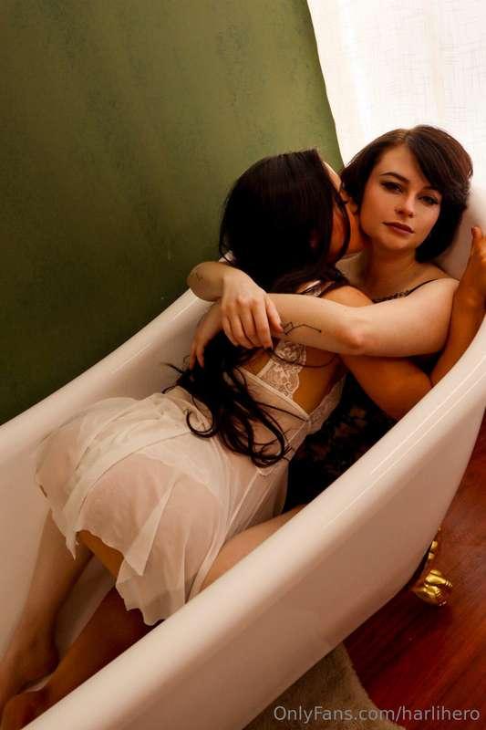 You caught us… 🛁🛁Sophia and I have this undeniable chemistry..
