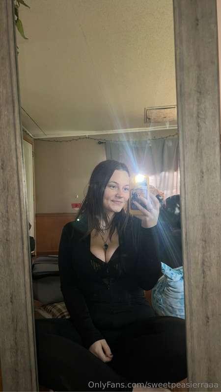 anyone active right now? message me 🥵