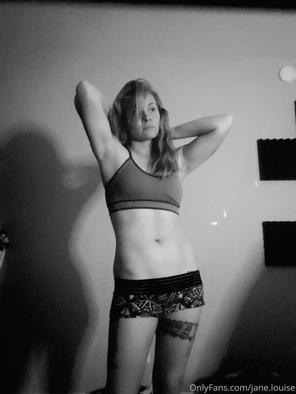 I'll be doing a real photoshoot this weekend, but here's a s..