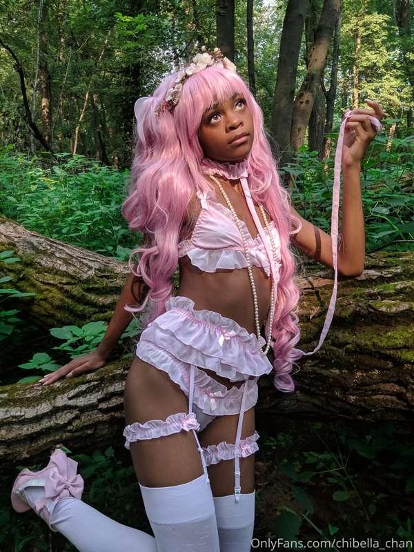 Sneak peek of the theme of new pics/vids coming up soon <3
F..