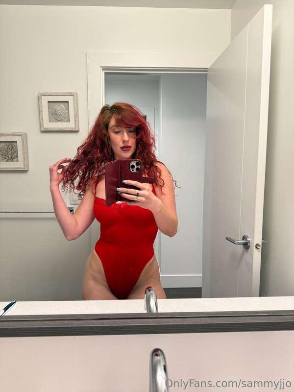 red becomes her 🙈❤️‍🔥