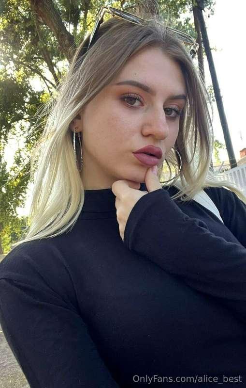 It was a nice day today😋 and I couldn't resist wearing my ne..