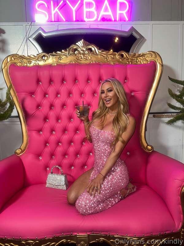 What cocktail are we drinking tonight? 💋