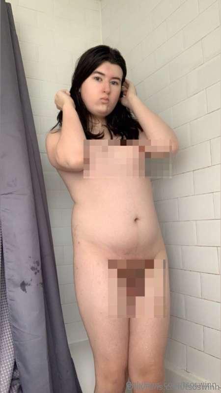 Do you like when I show off my whole body for you daddy? 