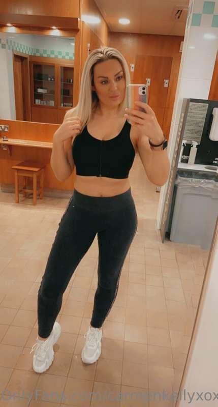 hey my darlings xx, come and talk to me on my exclusive acco..