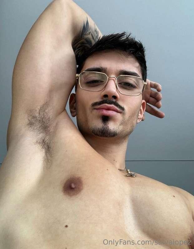 who would like to sniff my armpits?