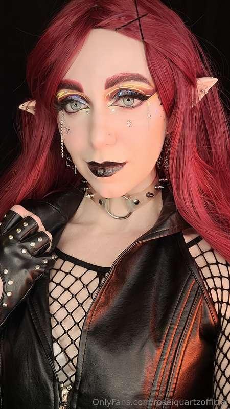 🥀 Rocker Elf 🤘🔥 - It's been awhile since I've done a soft Do..