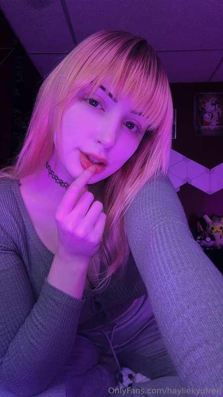 LIVE NOW ON TWITCH! 🤗 unlock dis to find the ✨secret code wo..