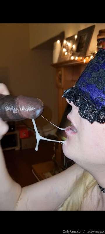Can't lie I do love black cock😋😍unlock the video I just sent..