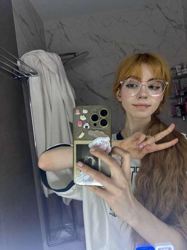 yoursmalldoll image #1