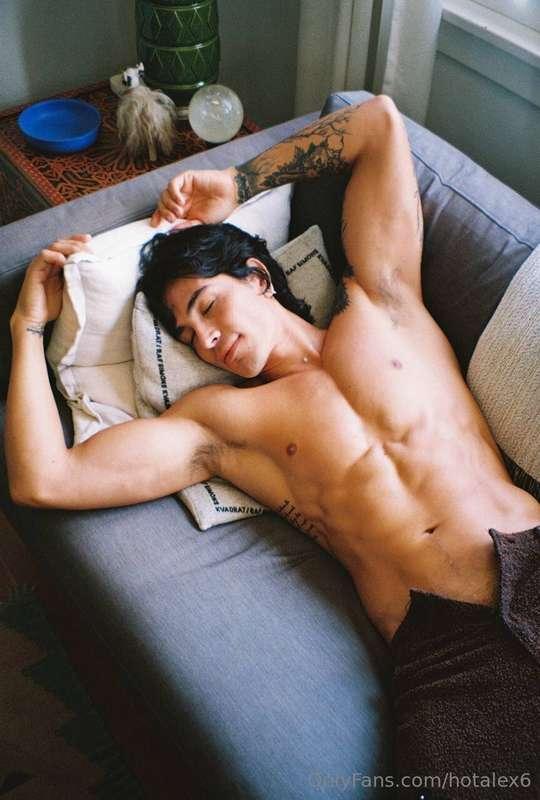 Would you like to rest your head on my shoulder?😏