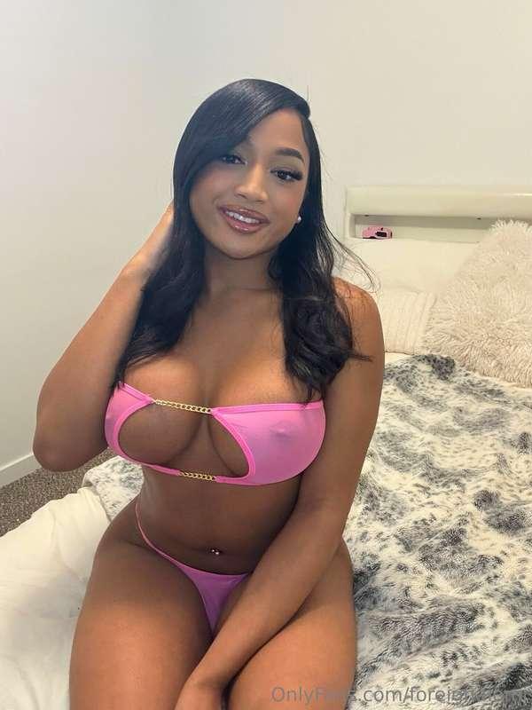 Soft fabrics, bold energy what’s your favorite color on me? ..