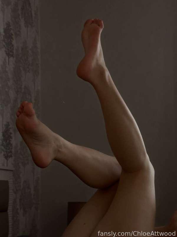 Aesthetic pics of feet and soles #fetish #soles #toes #legs 