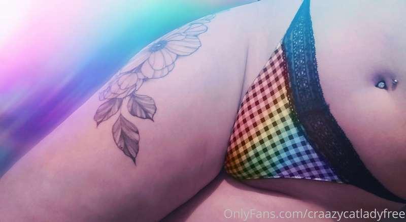 Happy pridemonth! For those who don't know, I'm pansexual ☺ ..
