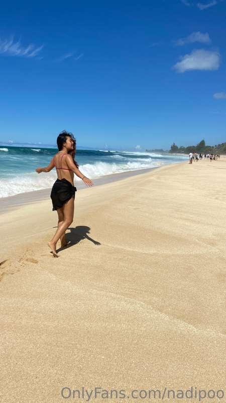 First time in Hawaii and the beaches are beautiful and crazy..