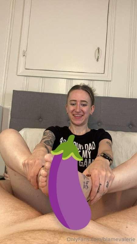 Who wants to see my Footjob Friday collab with @seamlus ??