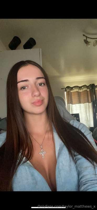 Fresh face selfie, guys I’m going to be posting more day to ..