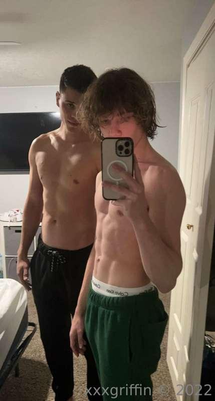 If you prefer tall guys, go check out my friend @riderblue 😏