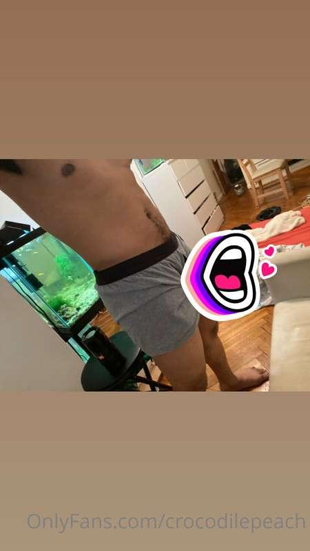 Me masturbating in my boxers 🩳to one of my fuck videos . I c..