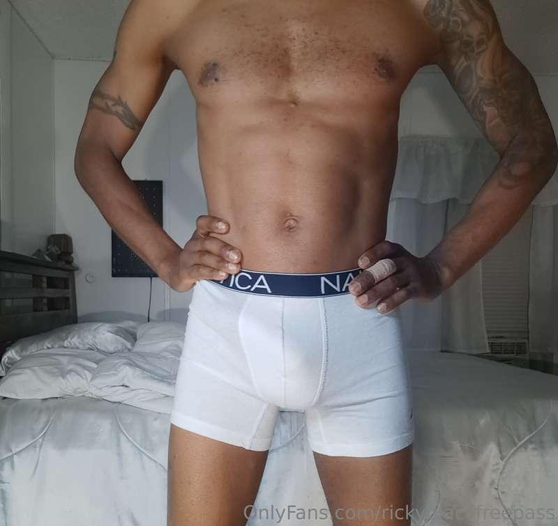 Touch me! Tease me! Hold me tight and don't let go! Babe I'm..