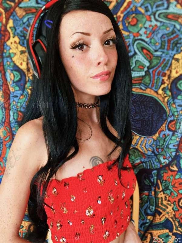 zoe_riot image #0
