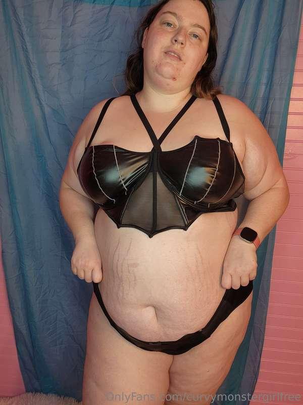 More pleather/shiny lingerie 😍 