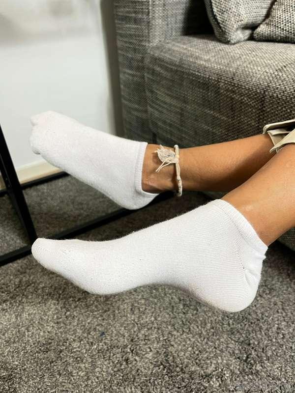 I know you can’t get enough of my perfect arches 😜😘🤍