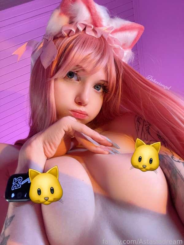 tip here 23$ and you got me naked in your messages &lt;3
Very shy neko girl 🐱 Happy last Valentine's Day!
I've been preparing VERY hot photos all day, wanna send it 💌